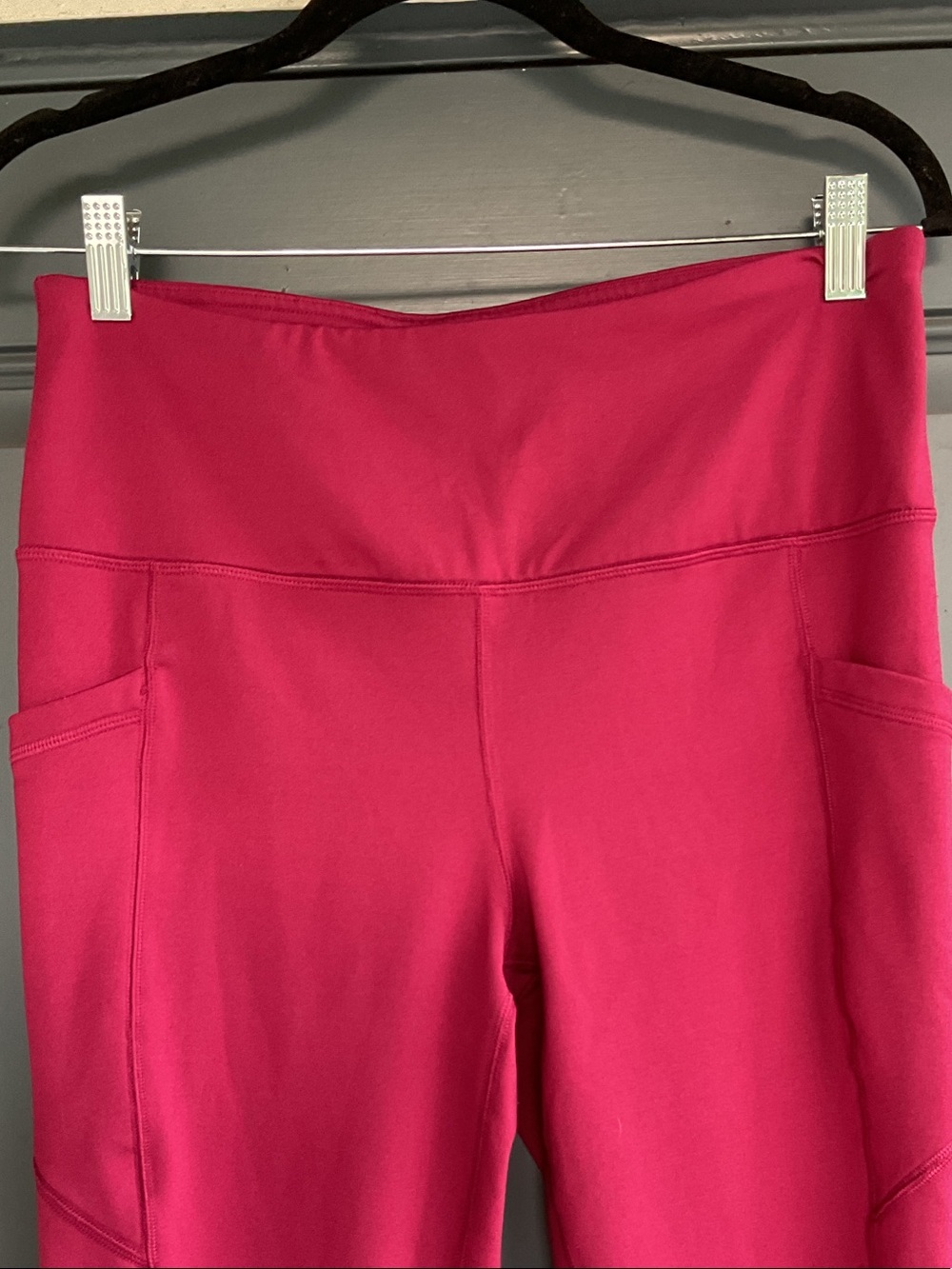 Velocity Serena Legging in Deep Berry, size L - Picture 3 of 6